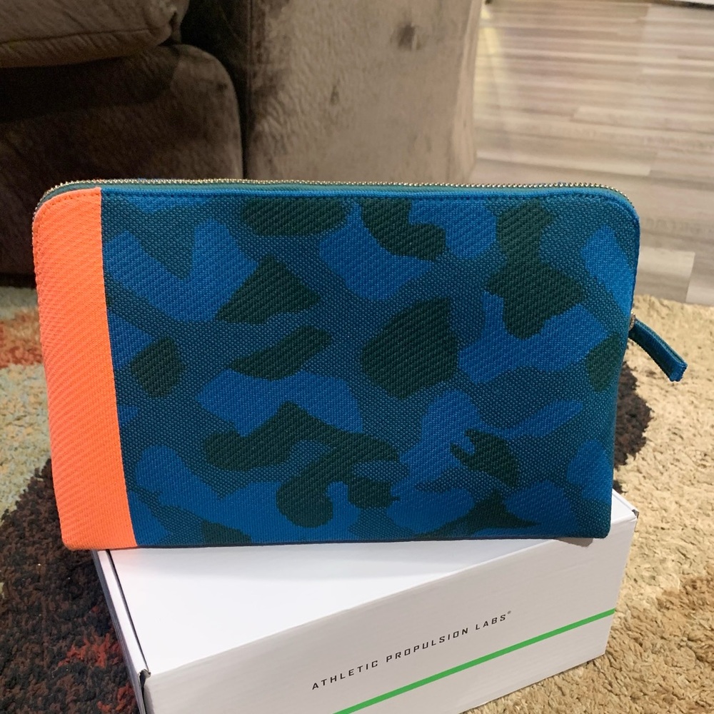 Rothy’s The Large Vanity Pouch in Deep Teal / Camo